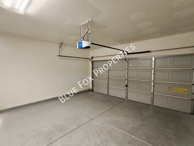 Building Photo - 5680 Shady Grove Dr