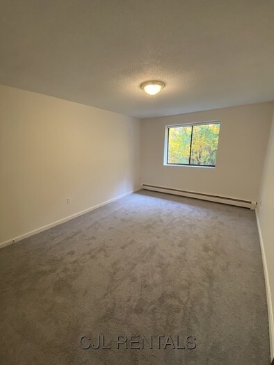 Foto del edificio - 71 Montvale Ave