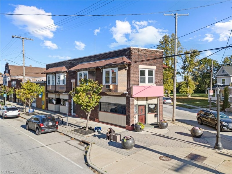 Primary Photo - 15300 Waterloo Rd