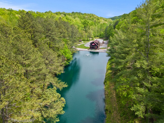 Foto del edificio - 108 Rhoades Ln