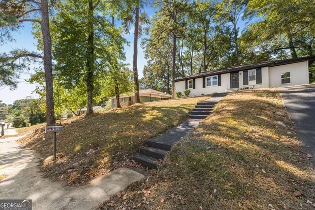 Building Photo - 2905 Gresham Rd S E