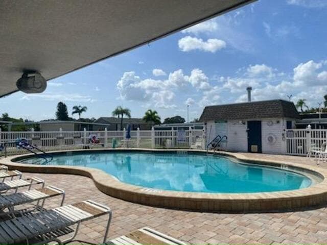 Building Photo - 2505 E Bay Dr