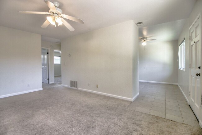 Building Photo - 1243 Valerian Ct