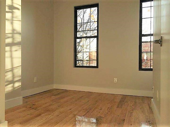 Foto del edificio - 1048 Wyckoff Ave