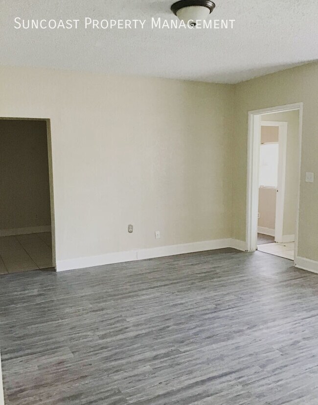 Wonderful Home on the Northside Near the R... photo'