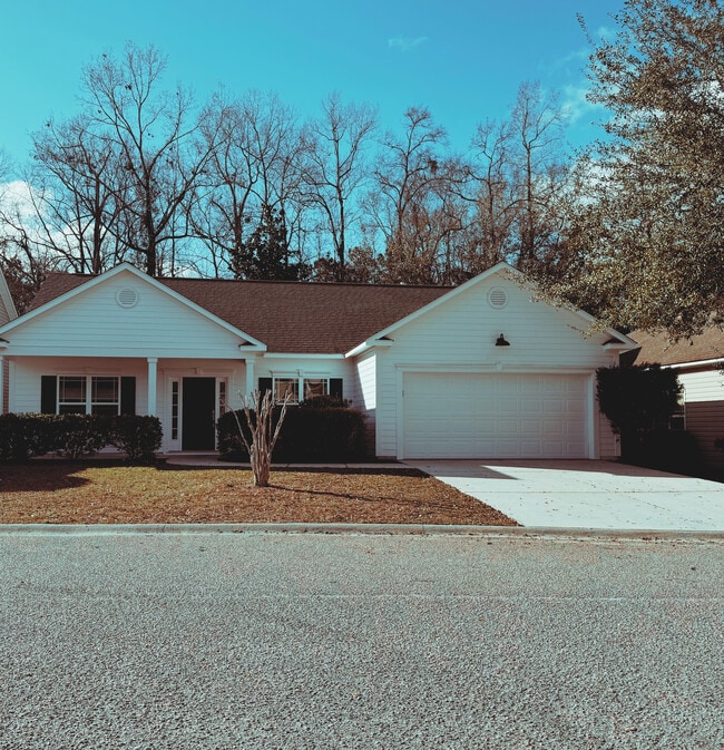 Building Photo - 10 Wyndham Dr