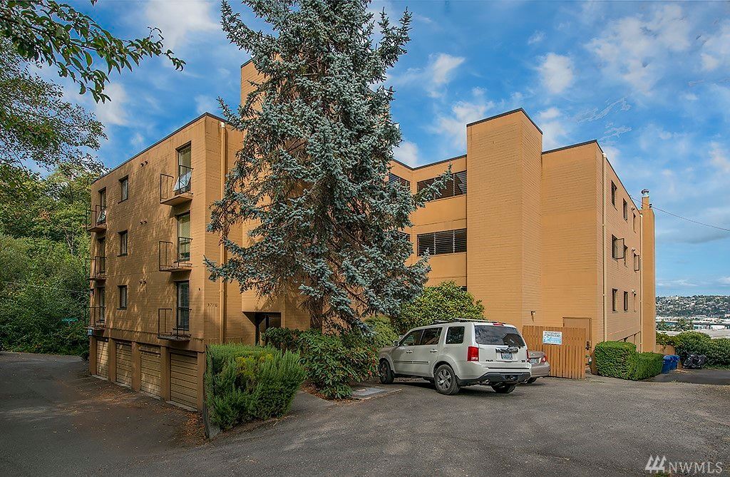 Primary Photo - 3710 25th Pl W