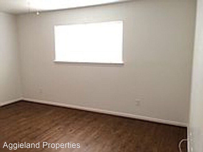 Building Photo - 3 br, 1.5 bath House - 3400 Judythe Ct