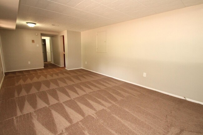 Foto del edificio - 5540 LIBRARY ROADAPARTMENT 104