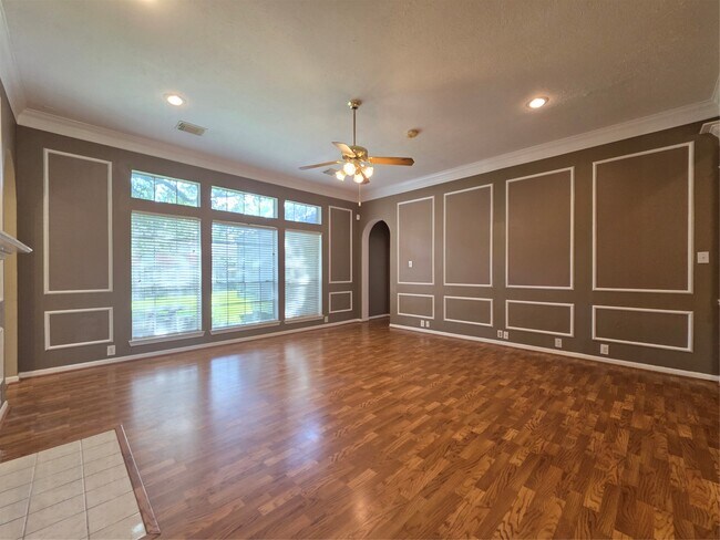Foto del edificio - 6903 Springcrest Ct