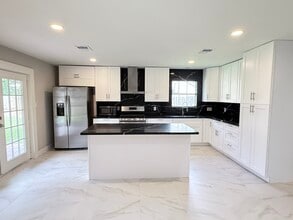Building Photo - 4006 Cedar Ridge Ct