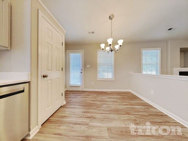 Foto del edificio - 5877 Culloden Ct