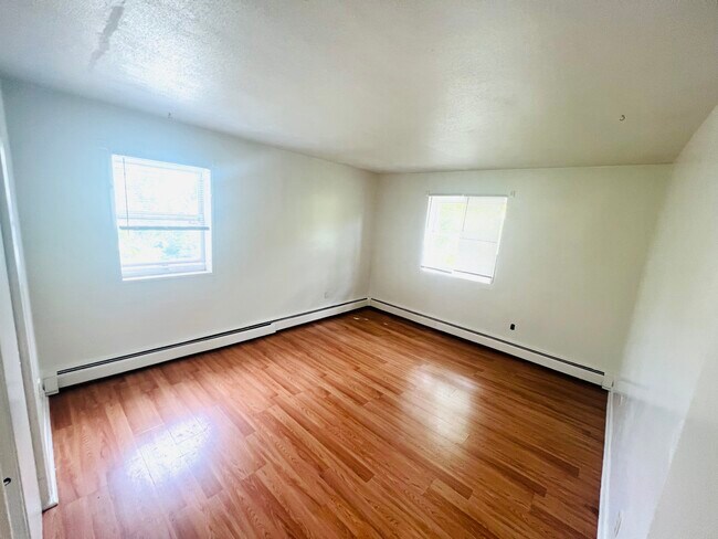 Building Photo - 12 Bailey St