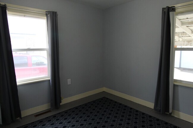 Building Photo - 26 E. Kiernan Ave Spokane, WA 99207 - NuKe...