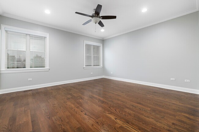 Foto del edificio - 1322 W Grand Ave