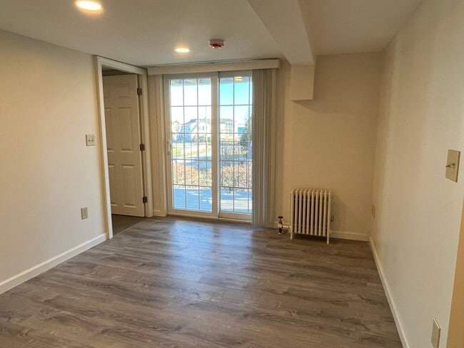 Building Photo - 14 Myrica Ave