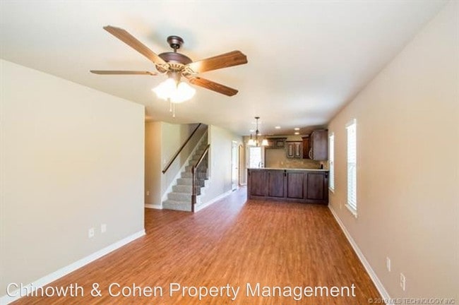 Building Photo - 3 br, 2.5 bath House - 3 W 32nd Ct