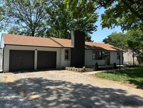 Building Photo - 8707 E 74 Terrace
