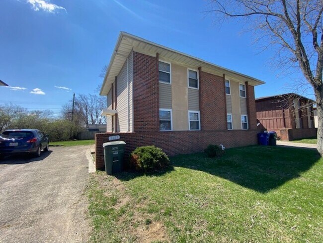 Building Photo - 3071 Rotunda Ct S