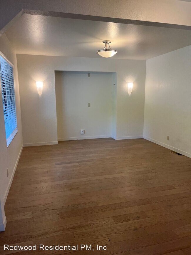 Building Photo - 3 br, 2 bath House - 2801 Hidden Valley Drive