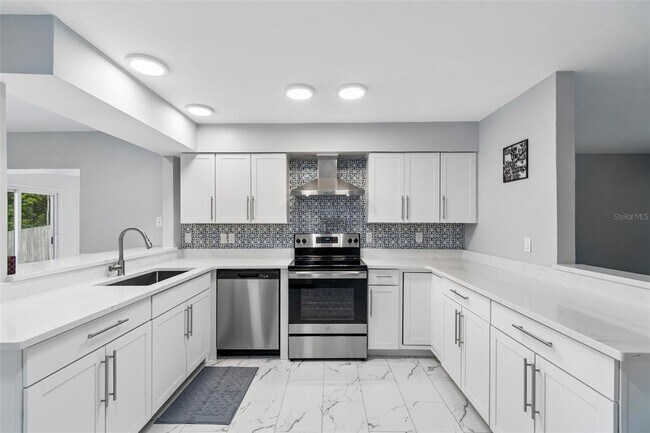 Building Photo - 8120 Brown Pelican Ave
