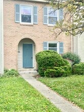 Building Photo - 1984 Cricklewood Cv