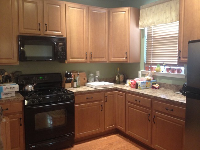 Kitchen - 700 Beech Ct