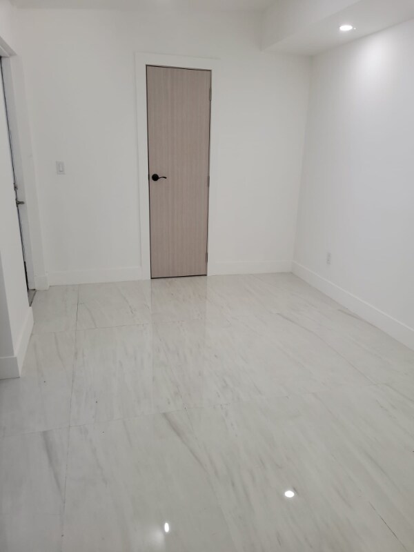 Foto del edificio - 2175 NE 170th St