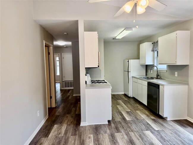 Building Photo - 8112 Willet Trail