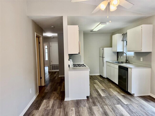 Foto del edificio - 8112 Willet Trail