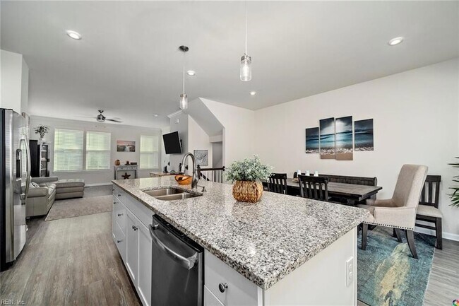 Foto del edificio - 512 Clara Ln