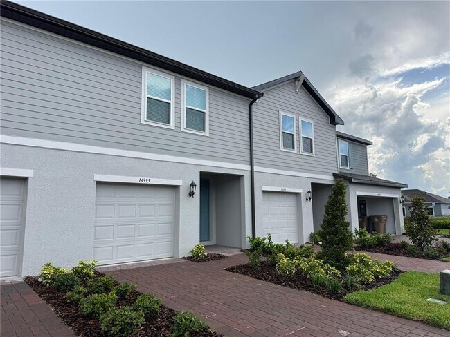 Foto del edificio - 16395 Bird of Paradise Ave