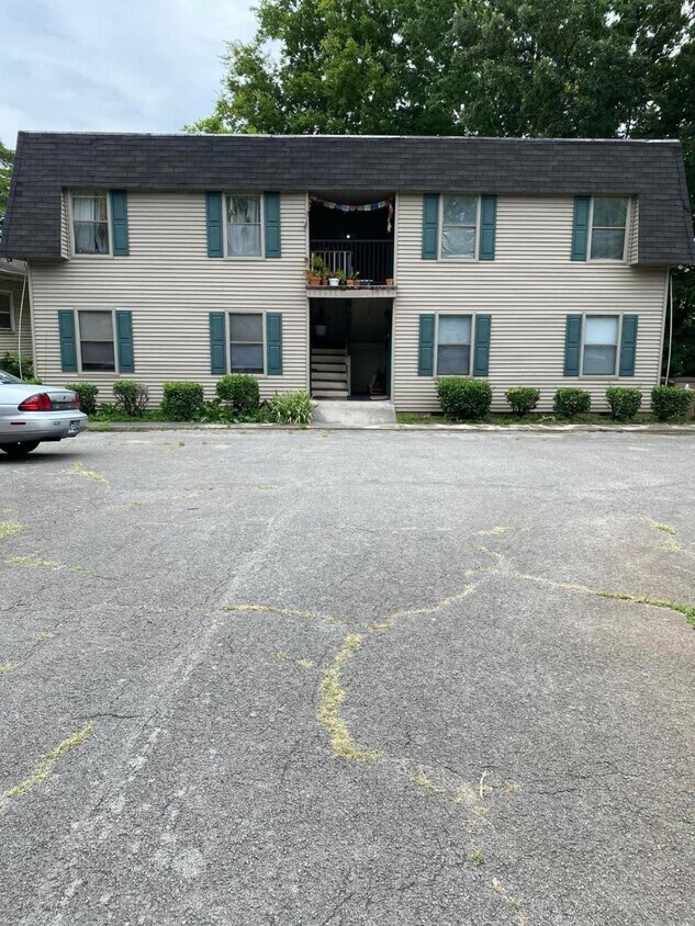 1110 Gratz St Unit Apt 1, Knoxville, TN 37917 Apartments in Knoxville
