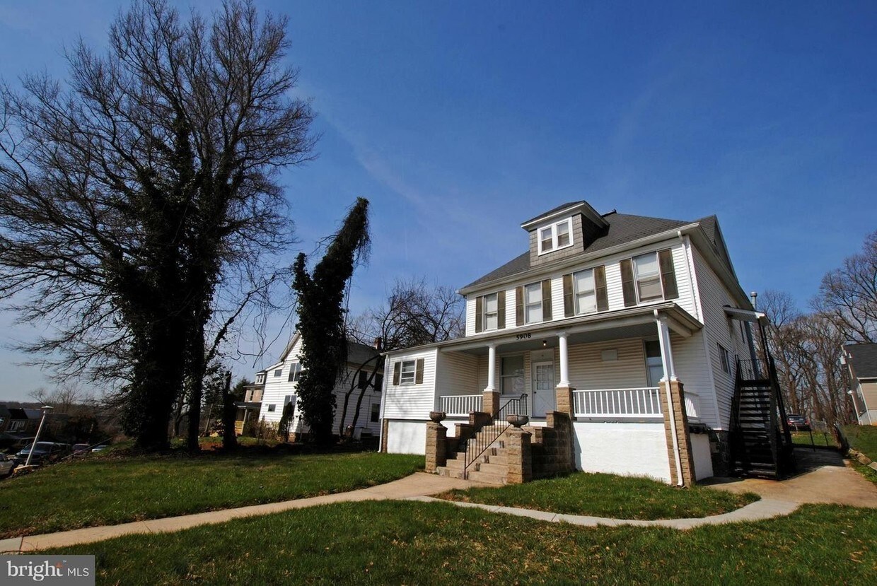 Foto principal - 5908 Benton Heights Ave