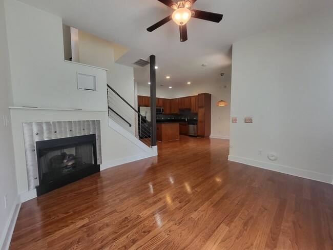 Building Photo - 904 Warren Burgess Ln