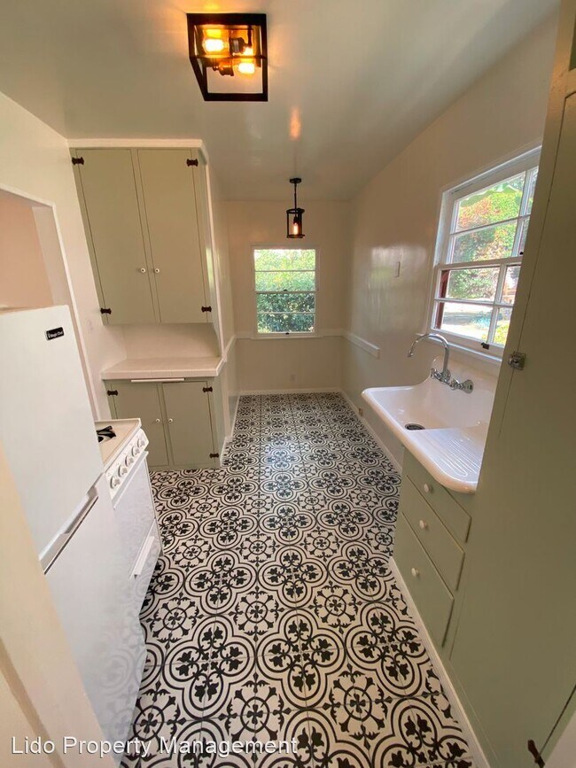 Foto del edificio - 2216-2220 Echo Park Ave