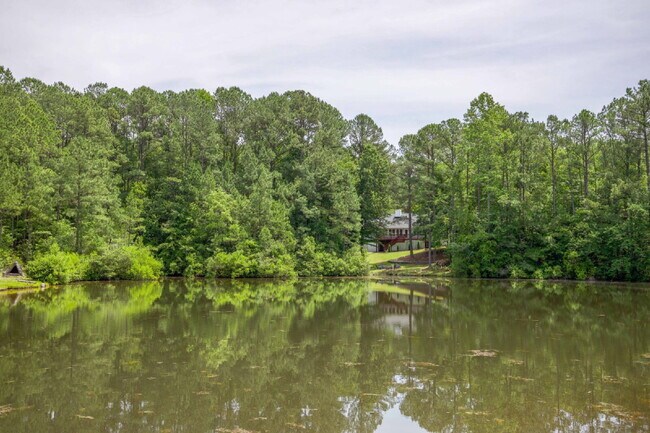 Building Photo - 806 Sumac Ln