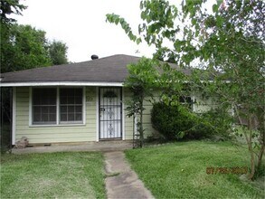 Building Photo - 5213 Burma Rd
