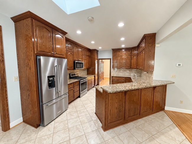 Building Photo - 2040 Webster Grove Dr