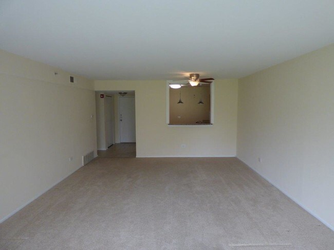 Foto del edificio - 1145 N Sterling Ave