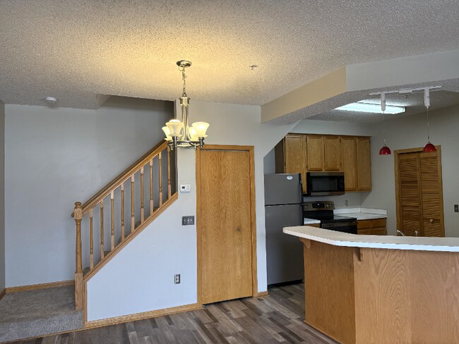 Foto del edificio - 18183 Warbler Ln