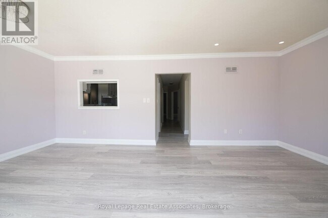 Photo du bâtiment - 11 Mississauga Rd N