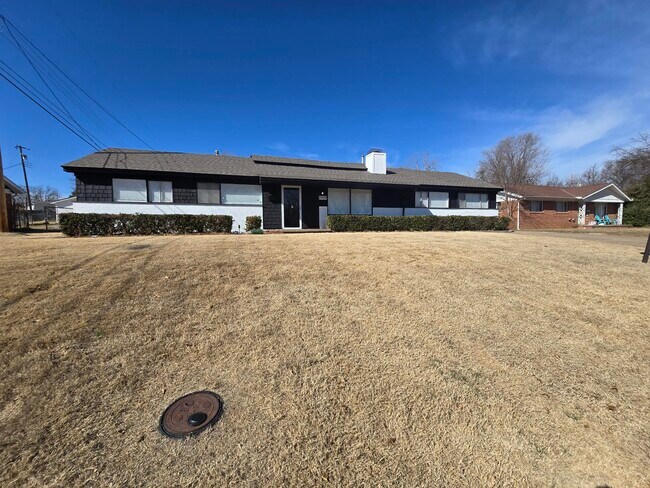 Building Photo - 2909 Mockingbird Ln
