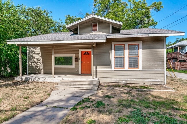 Building Photo - 1013 N Palmetto Ave