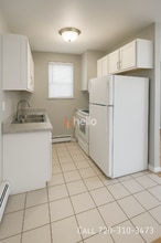 Building Photo - 1806 E La Salle St