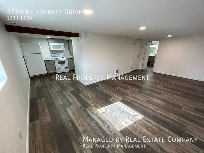 Foto del edificio - 4749 NE Everett Dr