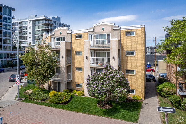 Building Photo - Kensington Landing