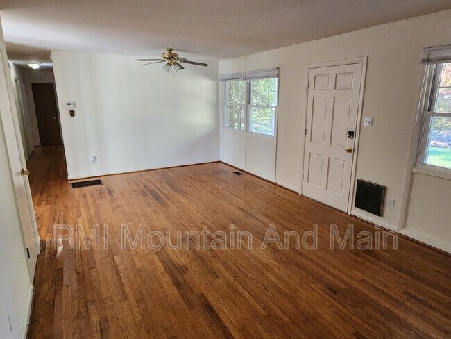 Building Photo - 59 Imperial Ct