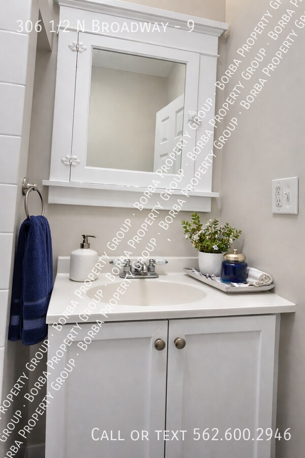 Foto del edificio - 306 1/2 N Broadway-9