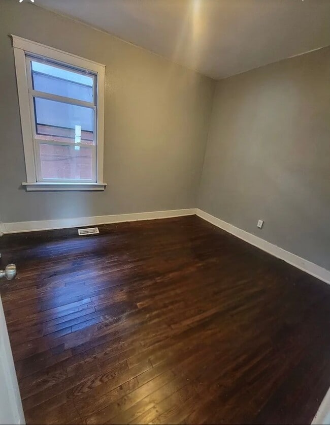 Building Photo - Welcome home- Large 3 Bedroom Duplex
